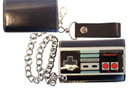Gadgets-Geek: Portefeuille � Cha�ne en Cuir NES - Nintendo